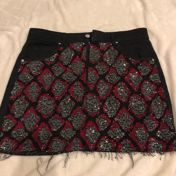 Topshop Dresses & Skirts - TOPSHOP bedazzled snakeskin print Jean skirt